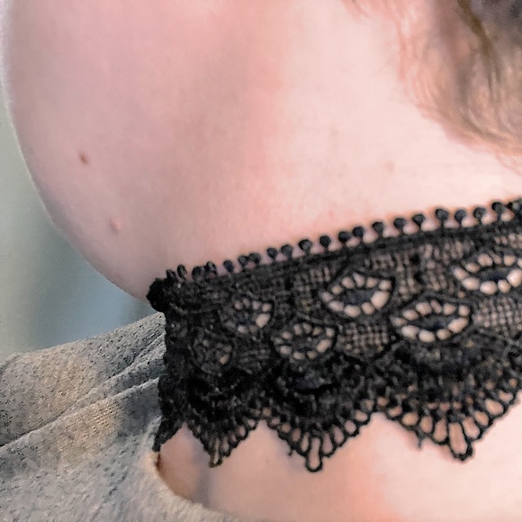 Lace Choker *brand unknown but purchased at the Bay-St. Vital Mall-Winnipeg,MB* - Picture 6 of 7